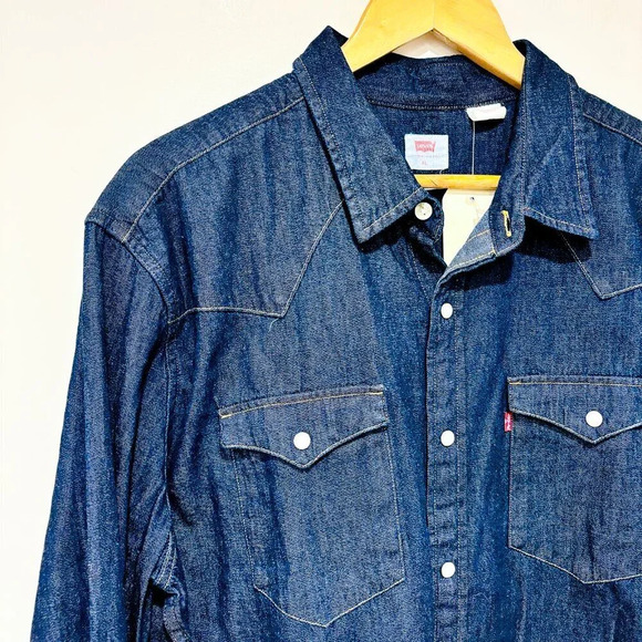 LEVI'S Classic Western Standard Fit  Shirt - Picture 3 of 9